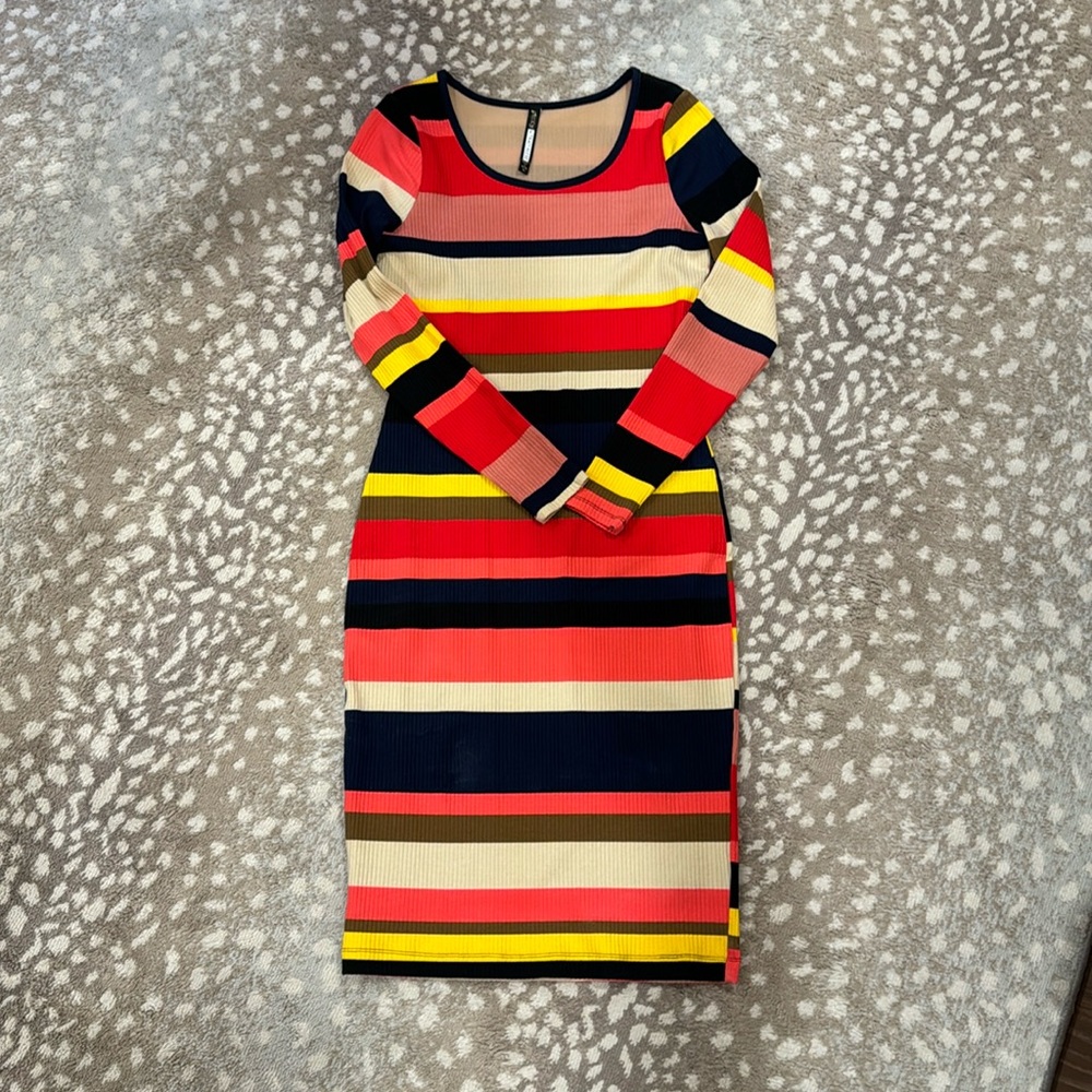 Stand out dress by Plenty